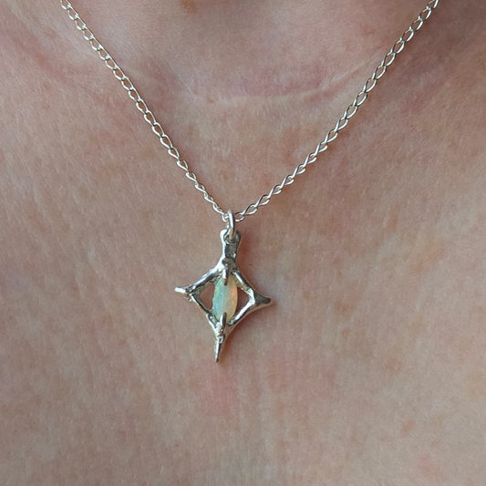 Elora necklace